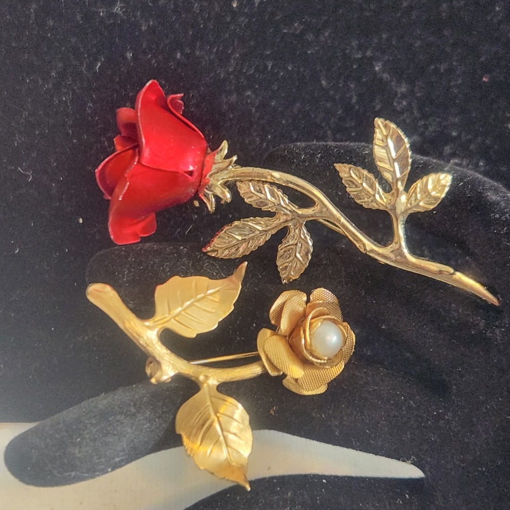 Vintage Rose Brooch lot Red Enamel Gold‎ Tone Faux Pearl Floral Pins 2pc